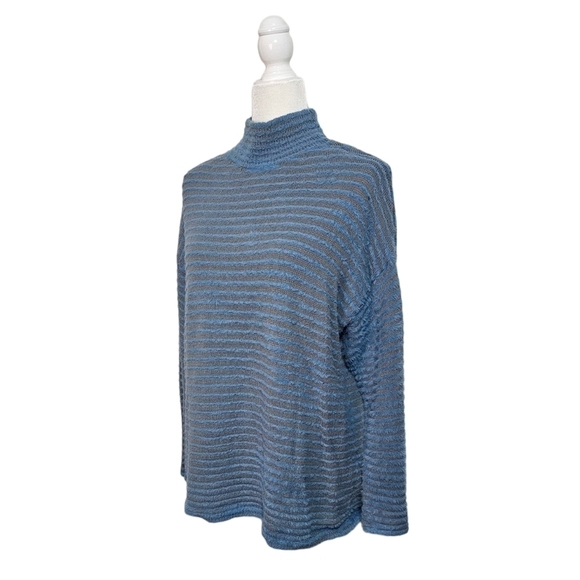 Chicos gray blue striped long sleeve turtleneck fuzzy comfy sweater size 2 US L - Picture 6 of 8